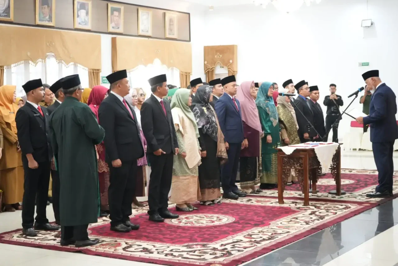 25-pejabat-manajerial-dilantik,-gubernur-mahyeldi-tegaskan-komitmen-pelayanan-publik