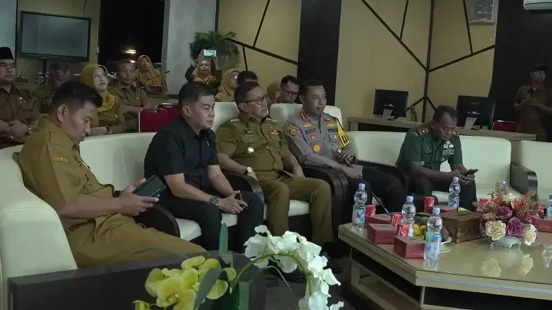 walikota-bukittinggi-ikuti-peluncuran-koperasi-merah-putih-secara-daring