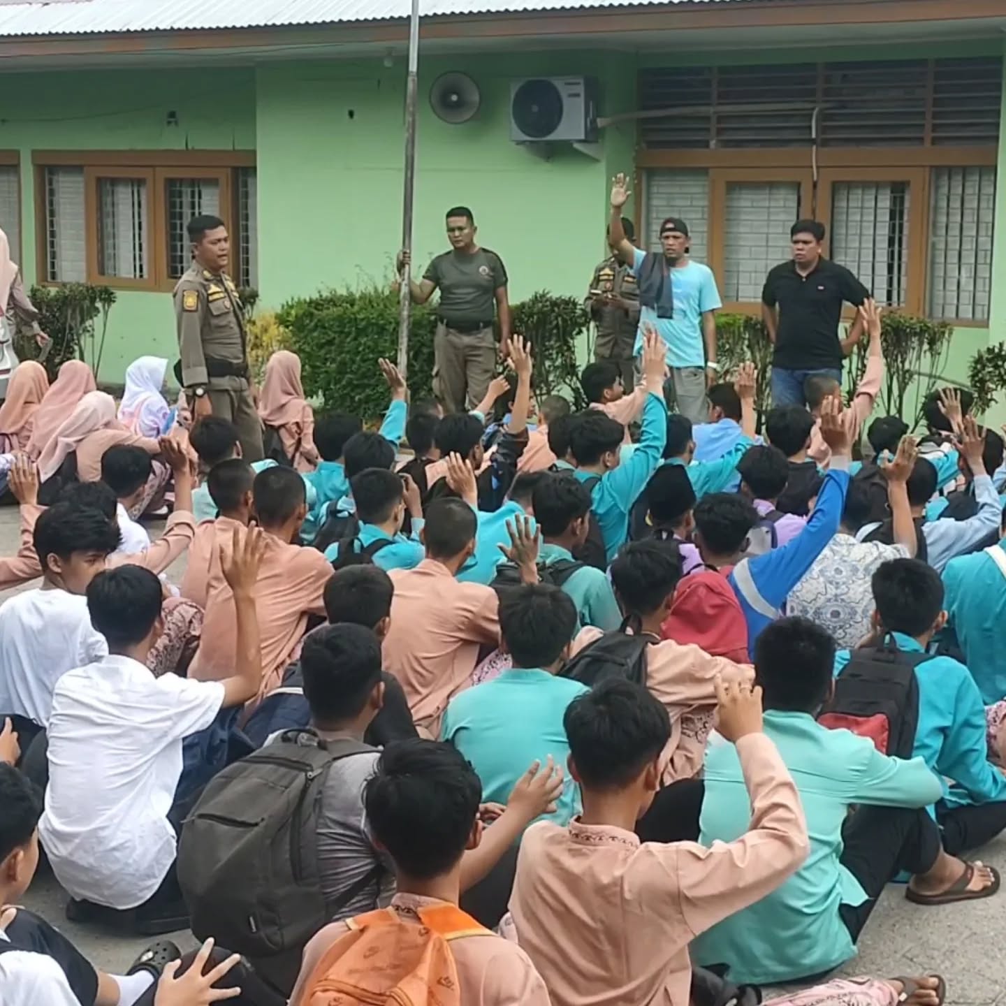 puluhan-pelajar-di-padang-diamankan-satpol-pp-saat-main-biliar