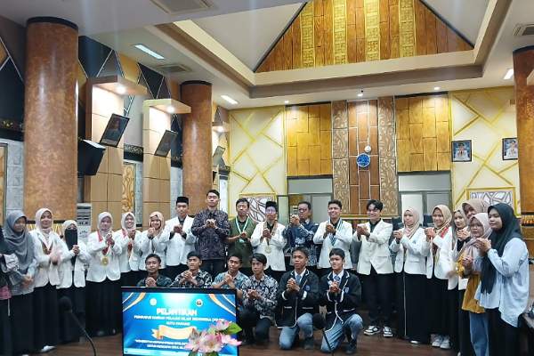 pd-pii-kota-padang-dilantik,-pemko-harap-pelajar-jadi-penggerak-kota-pintar