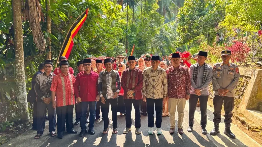 festival-pentas-seni-sebagai-upaya-pelestarian-nilai-nilai-kebudayaan-masyarakat-di-kampung-kelahiran-buya-hamka-berjalan-sukses