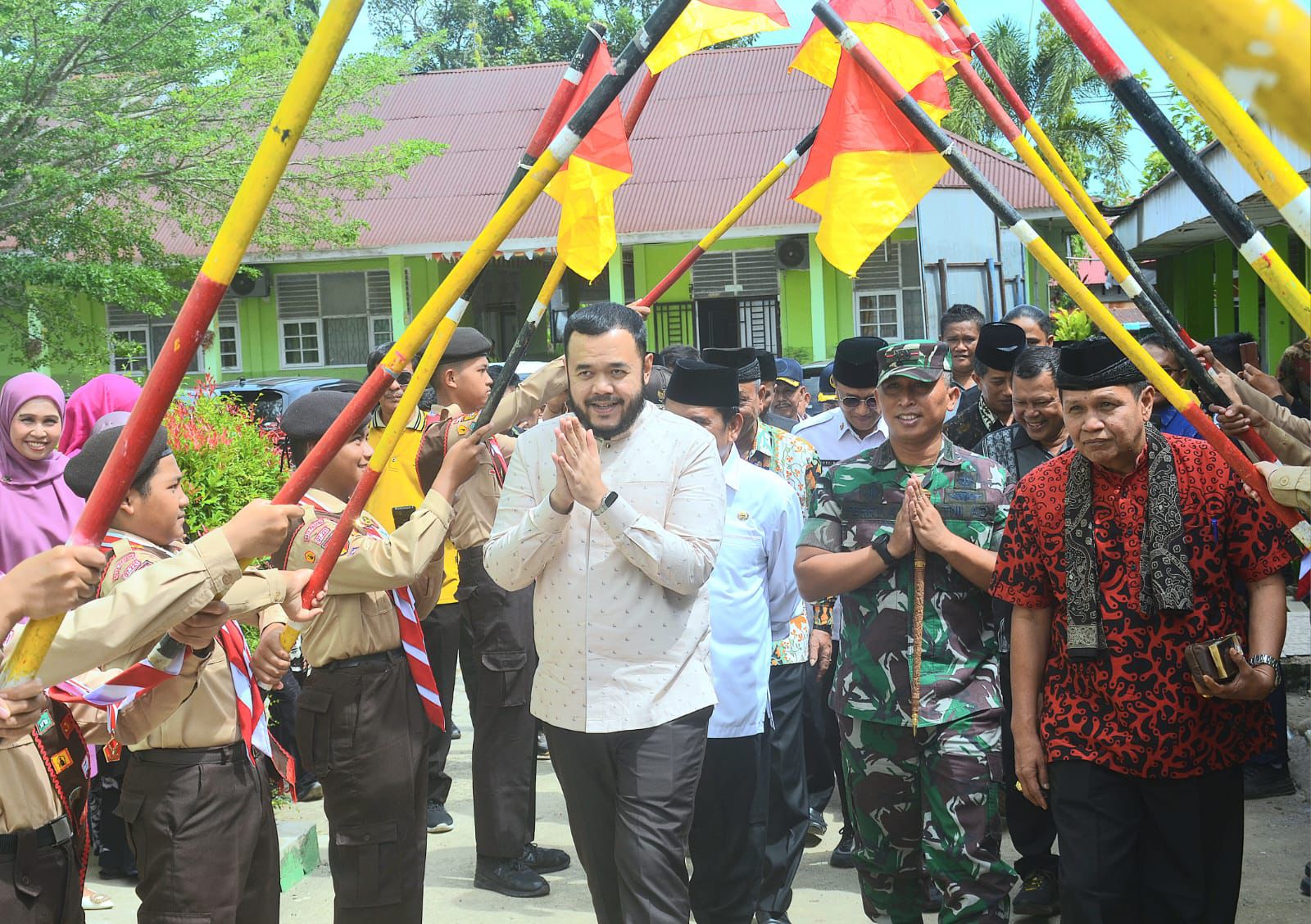 wako-fadly-amran-resmikan-3-gedung-belajar-dan-toilet-baru-mtsn-5-padang