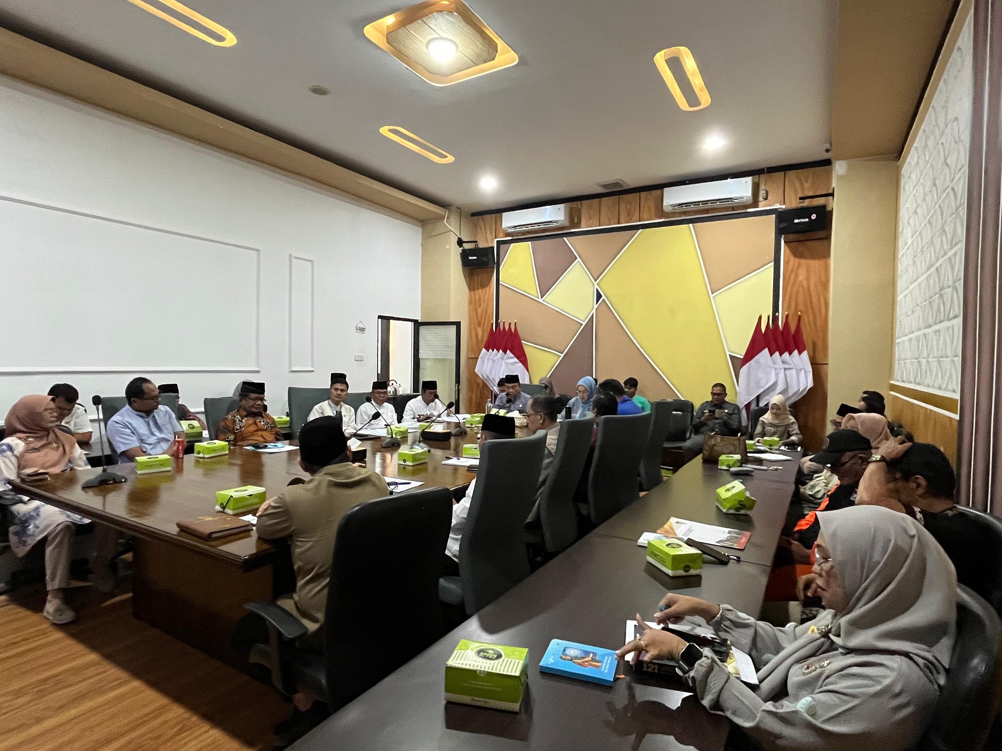 kesbangpol-sudah-terima-usulan-nama-tokoh-masyarakat-penerima-pin-emas-hjk-padang