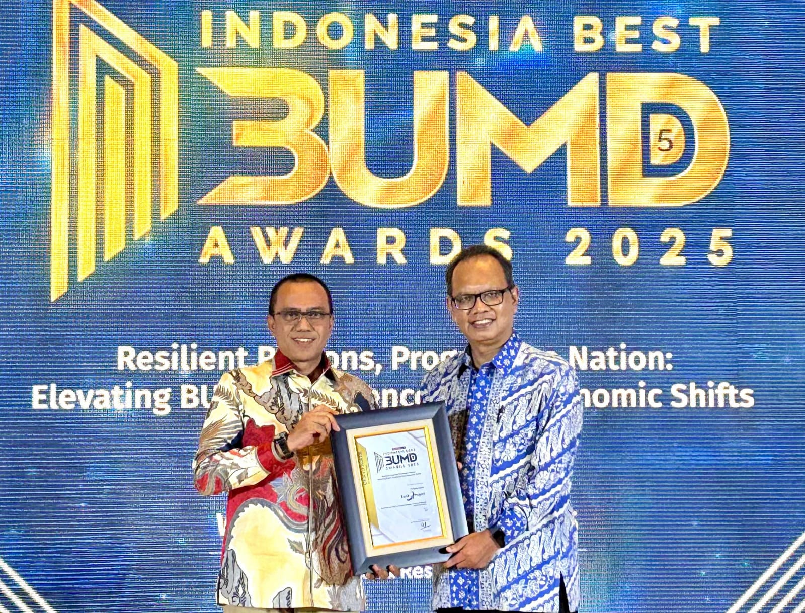 bank-nagari-raih-integrated-digital-banking-services-di-ajang-best-bumd-awards-2025