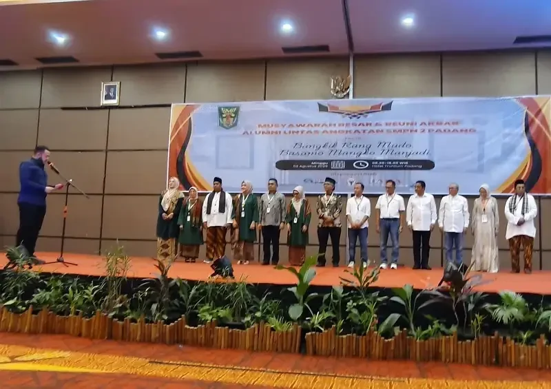 tria-suprajeni-ketua-umum-dp-ala-smpn-2-padang