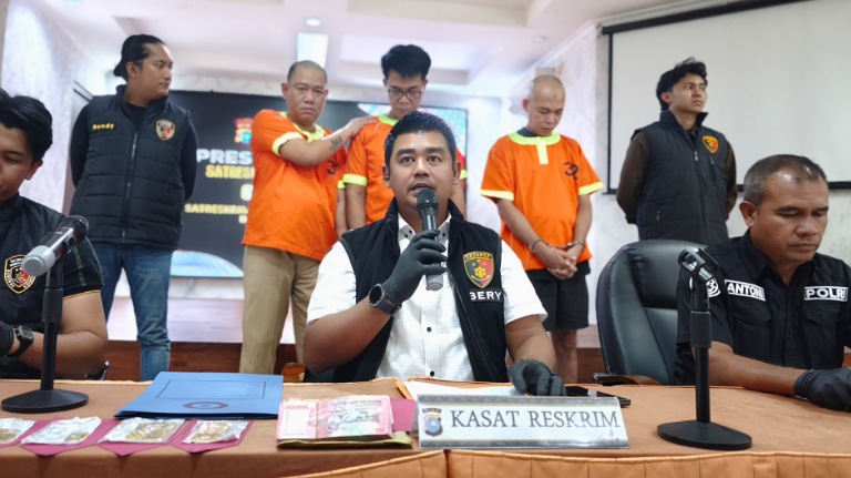 polresta-pekanbaru-tangkap-spesialis-curi-brangkas,-amankan-puluhan-emas-murni