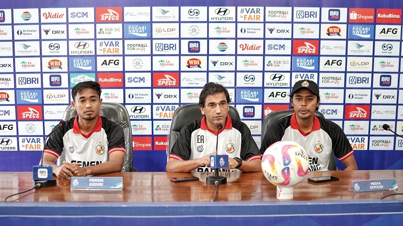 semen-padang-kalah-2-0-dari-persib,-ini-sebabnya-kata-eduardo