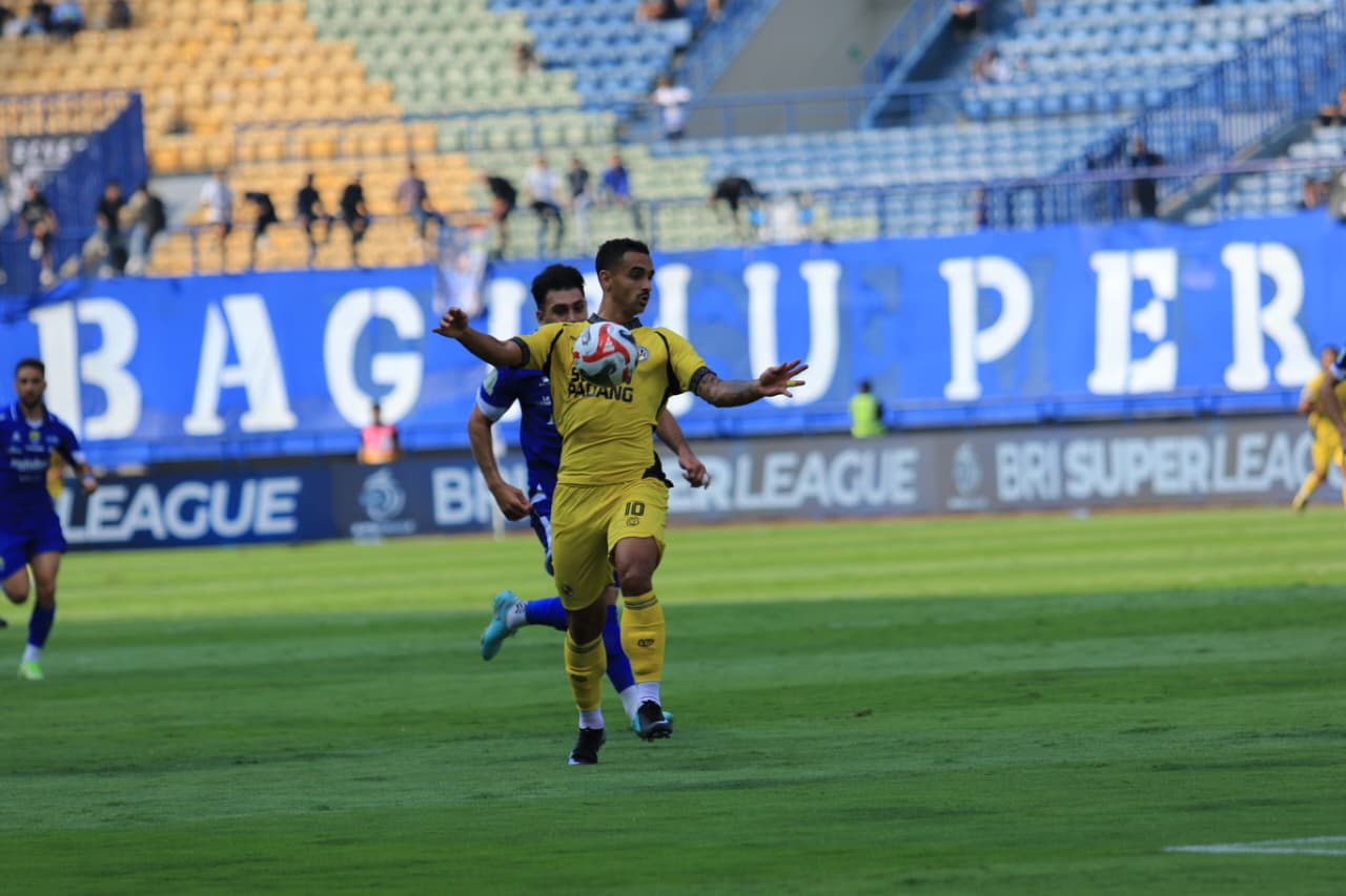 eduardo-puas-dengan-performa-kabau-sirah-meski-kalah-dari-persib-bandung 