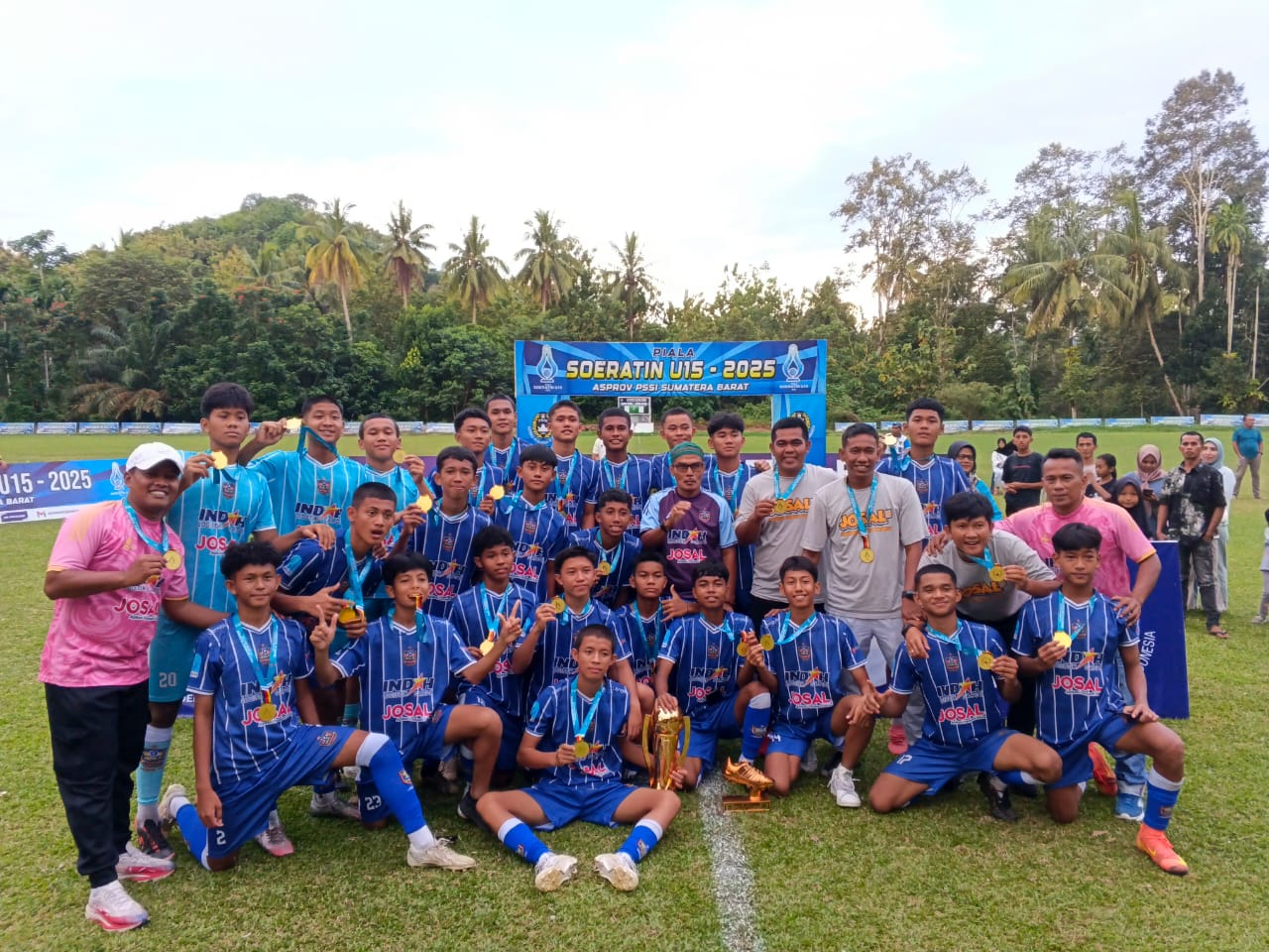 piala-soeratin-u-15-zona-sumbar:-kalahkan-psp-padang-di-final,-josal-fc-pertahankan-gelar-juara
