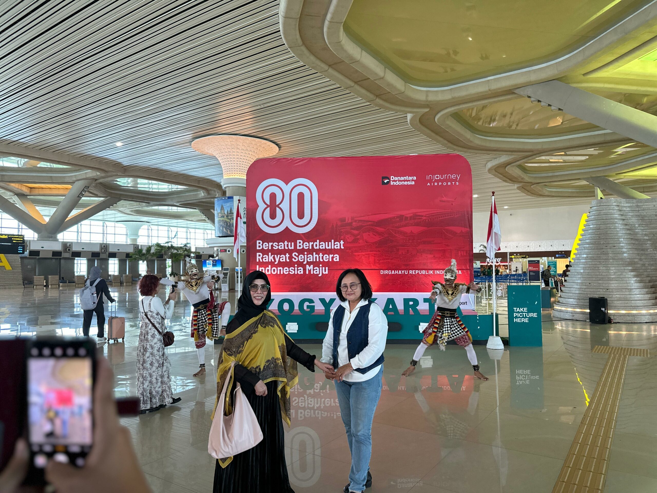 hadirkan-nuansa-kebangsaan,-lagu-indonesia-raya-akan-diputar-di-bandara-pada-17-agustus