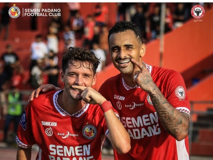 kabau-sirah-bangkit,-tumbangkan-dewa-united-2-0-di-kandang