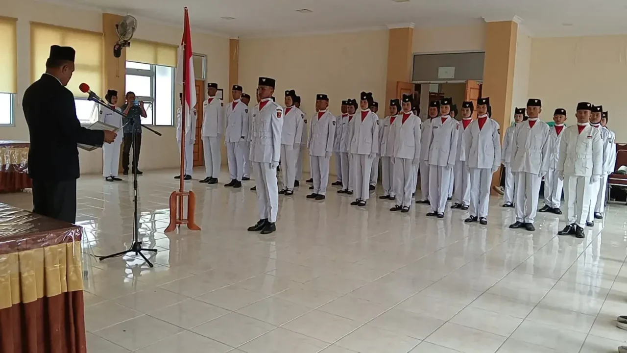 35-anggota-paskibra-tilatang-kamang-dikukuhkan