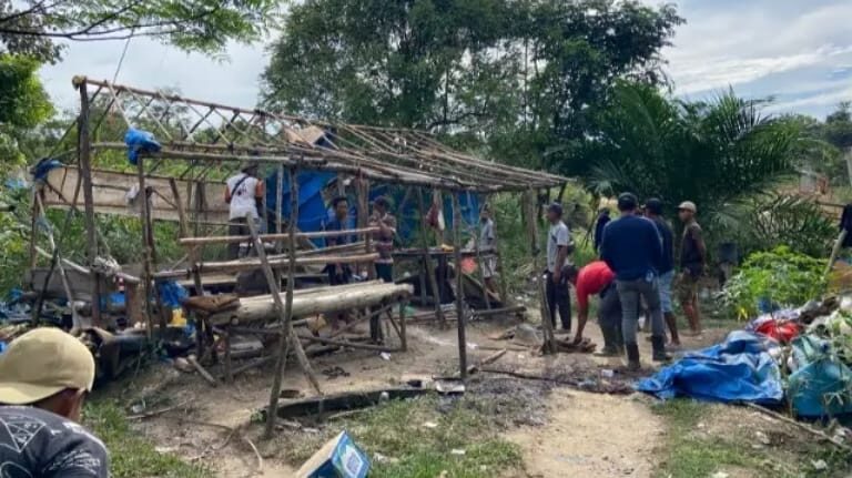 warga-desa-pesajian-bongkar-sendiri-alat-tambang-ilegal,-polisi-dan-pemda-apresiasi