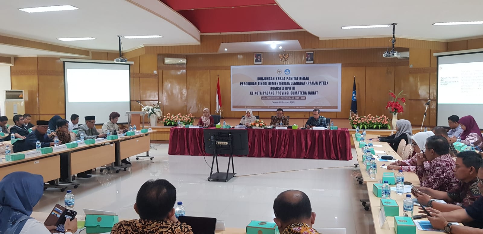 kunjungi-lldikti-wilayah-x,-komisi-x-dpr-serap-aspirasi-kampus-soal-kip-hingga-disparitas-pts-ptn