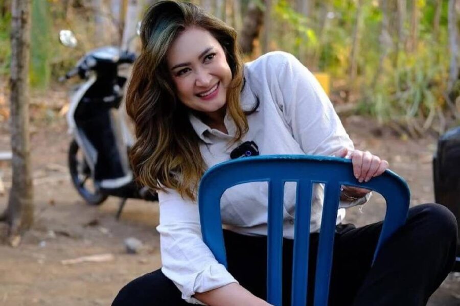 rumah-nafa-urbach-dijarah,-barang-dan-pakaian-dalam-dibawa-kabur-massa