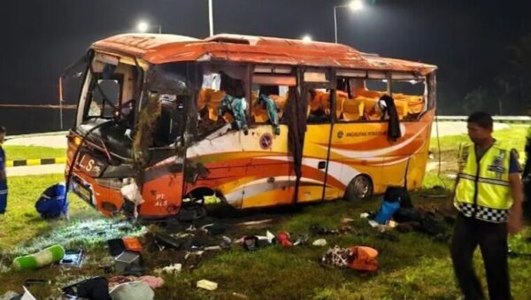 Gambar dari KAI Sumbar Sediakan 13.884 Kursi Libur Idul Adha polres-padang-pariaman-amankan-bus-als-kecelakaan-di-tol-padang-sicincin
