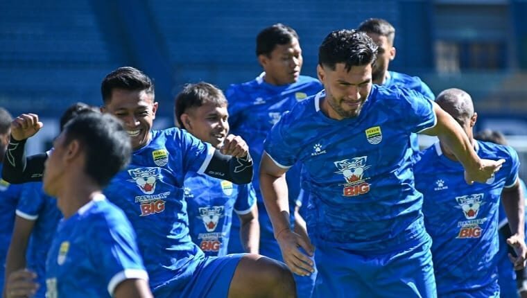 persib-siapkan-kekuatan-penuh-hadapi-persebaya-di-gbla