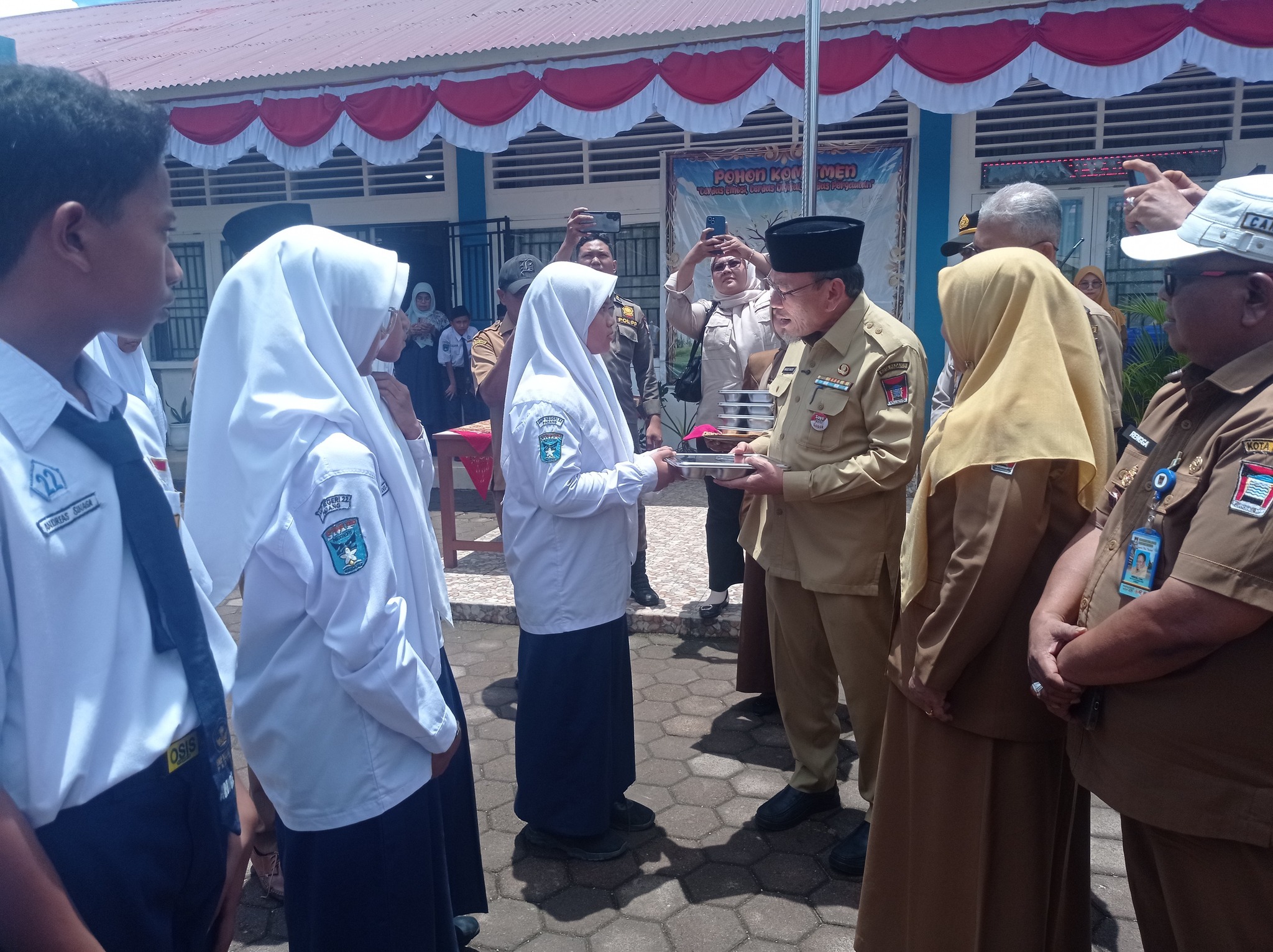 Gambar dari Padang Percepat Eliminasi TB Usai Dukungan Kemenkes wawako-padang-minta-menu-mbg-disesuaikan-dengan-kesukaan-siswa