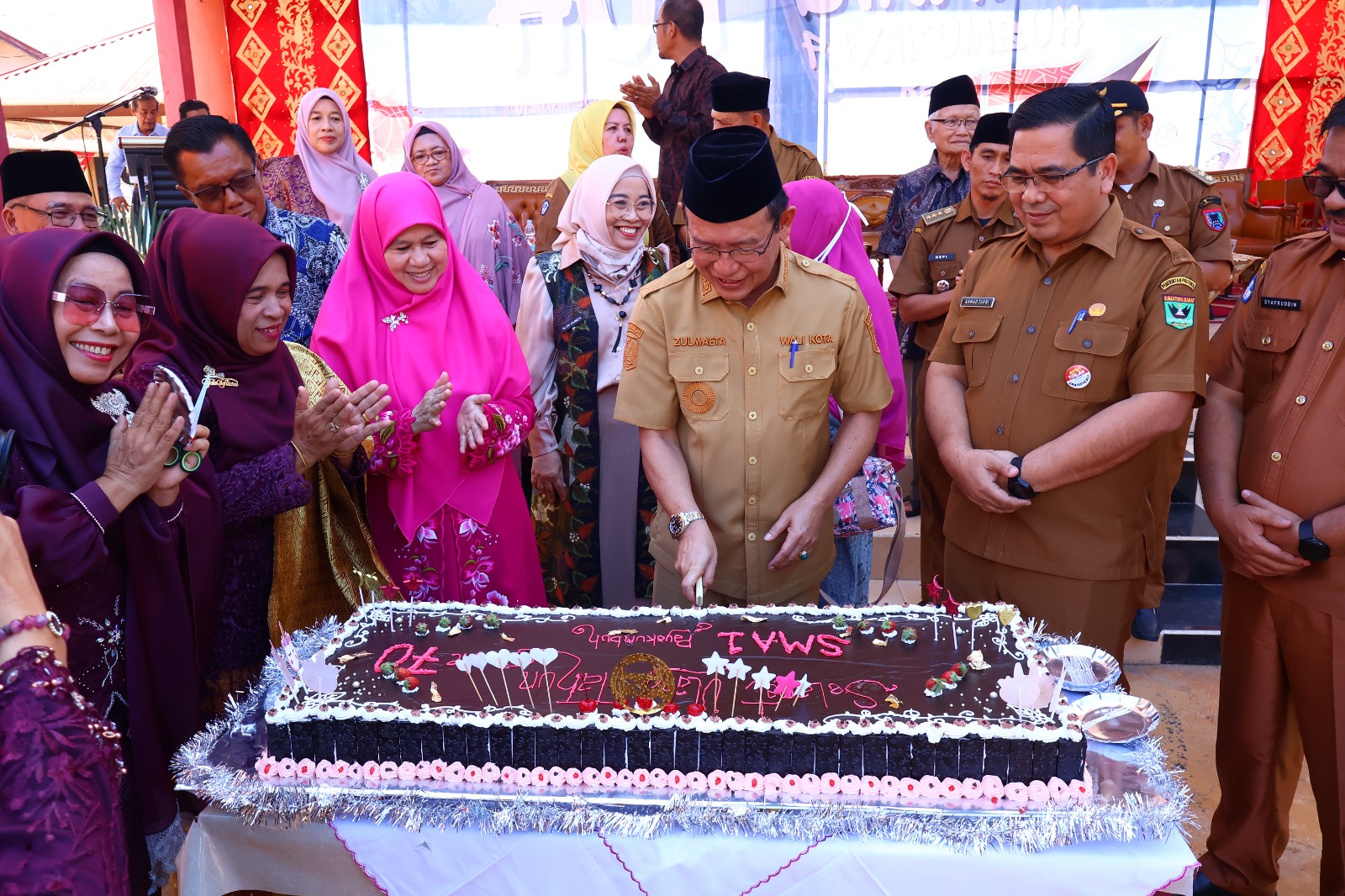 Gambar dari Kloter 14 Padang Bimbing Fikih Haji Perempuan di Makkah syukuran-70-tahun-sman-1-payakumbuh,-wako-zulmaeta:-konsisten-cetak-generasi-berprestasi