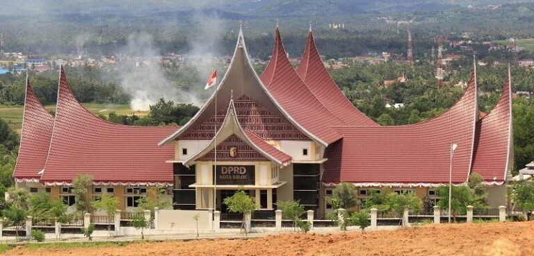 buntut-laporan-suami,-oknum-dprd-kota-solok-dilaporkan-ke-badan-kehormatan