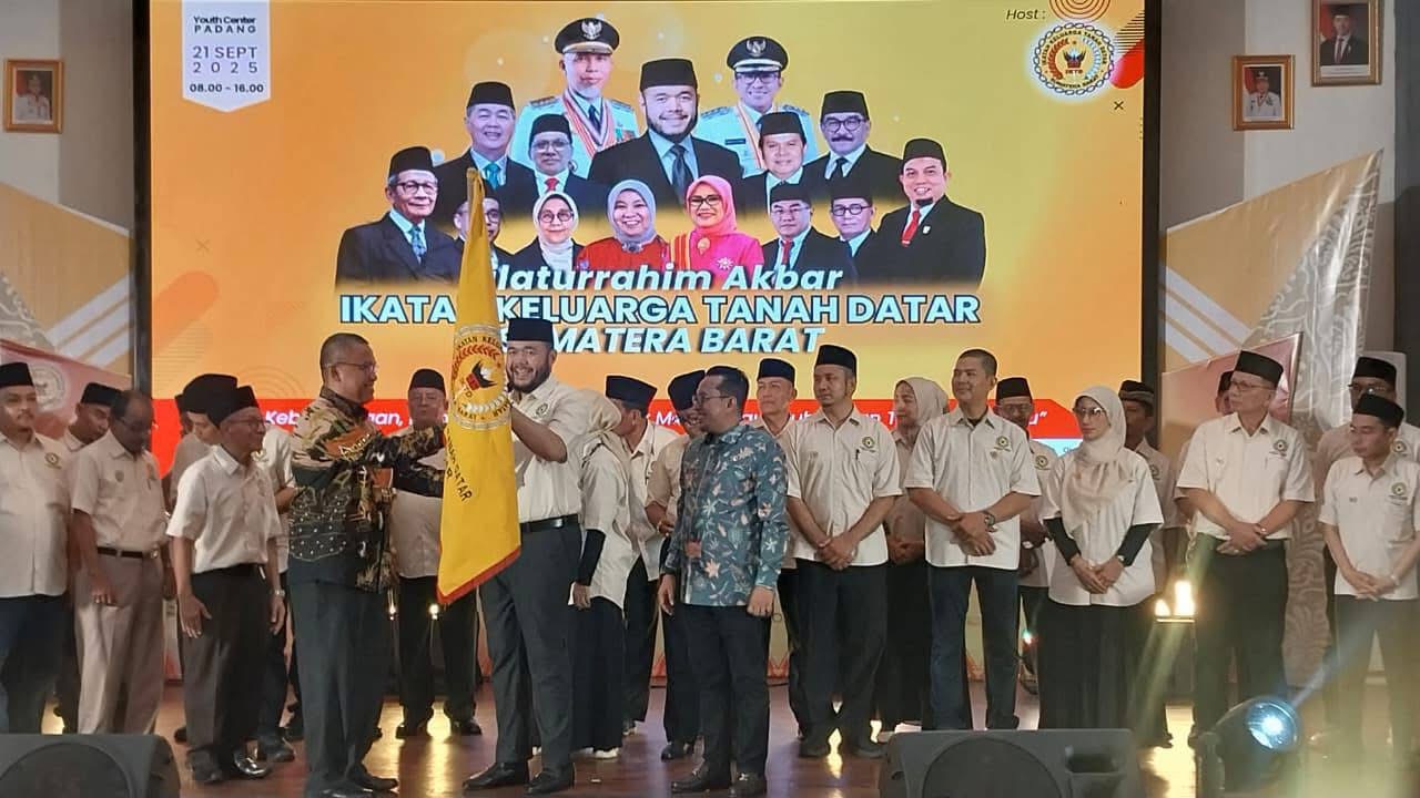 fadly-amran-resmi-jadi-ketua-umum-iktd-sumbar,-janji-bangun-rumah-singgah-perantau-tanah-datar-di-padang