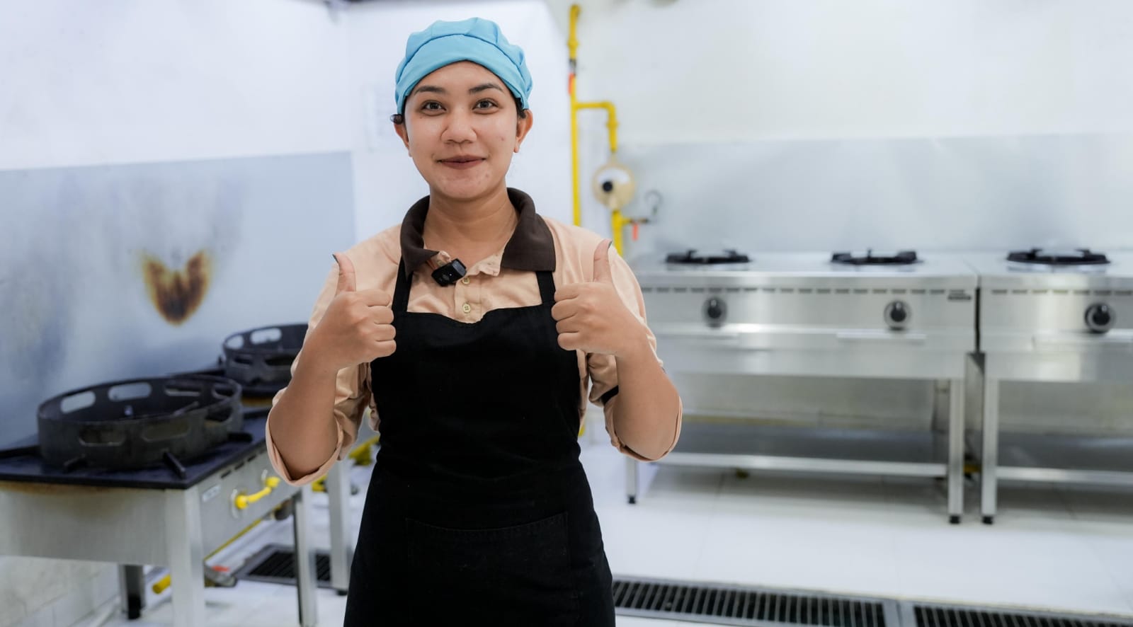 sempat-nganggur-dan-kini-bekerja-di-sppg,-mantan-spg-harap-mbg-berkelanjutan