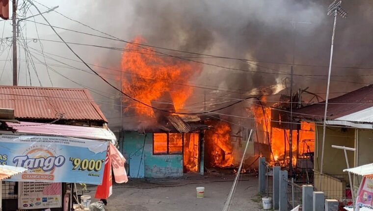 kerugian-kebakaran-di-pasar-gadang-capai-rp2-miliar,-70-jiwa-terdampak