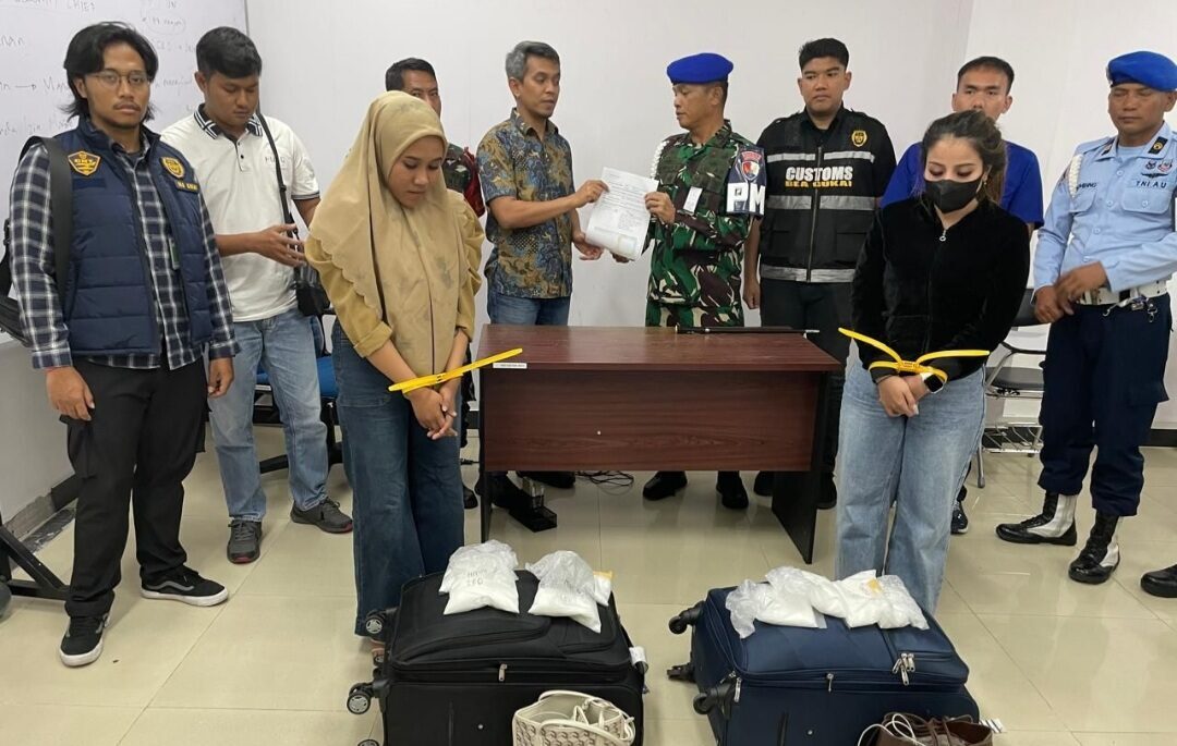 polda-riau-tangkap-empat-pelaku-jaringan-narkoba-antar-pulau,-hendak-selundupkan-sabu-ke-kendari