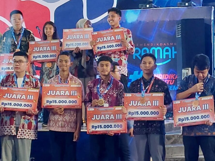 jawara-sains-nasional,-dua-siswa-sman-1-sumbar-raih-prestasi-gemilang-di-osn-2025