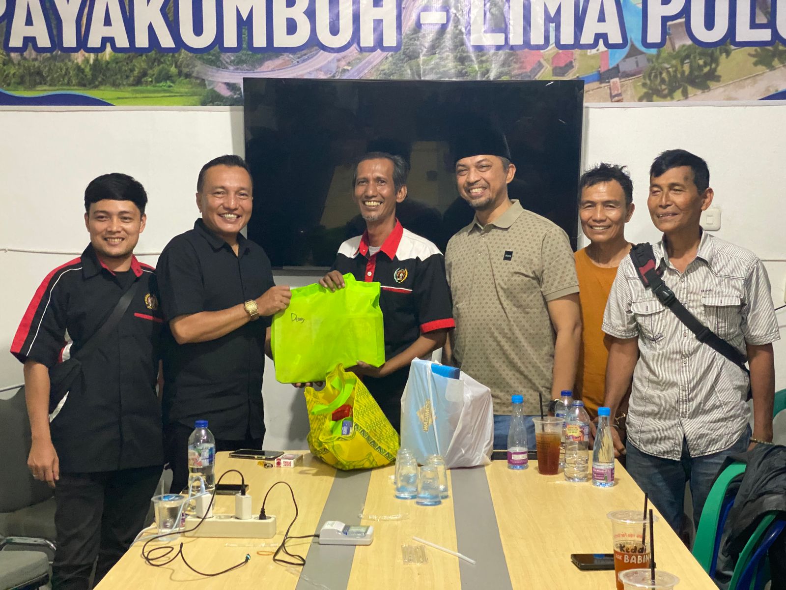 Gambar dari Wawako Padang Sambut Atlet Polda Sumbar Berprestasi Internasional buka-bersama-pwi-luhak-limopuluah-dihadiri-mantan-cawawako-dan-anggota-dprd-payakumbuh