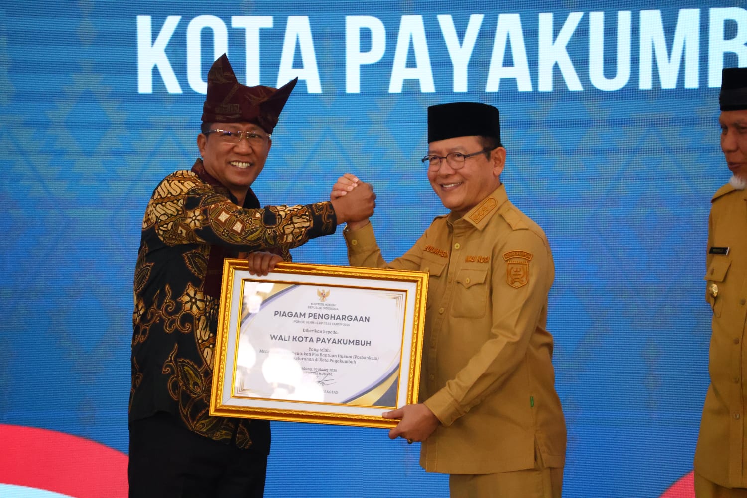 raih-penghargaan,-zulmaeta-ingin-posbankum-jadi-jembatan-keadilan-bagi-masyarakat