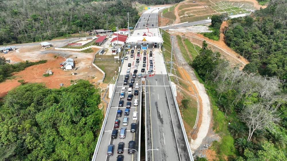hutama-karya-percepat-pembangunan-tol-trans-sumatera-dukung-logistik