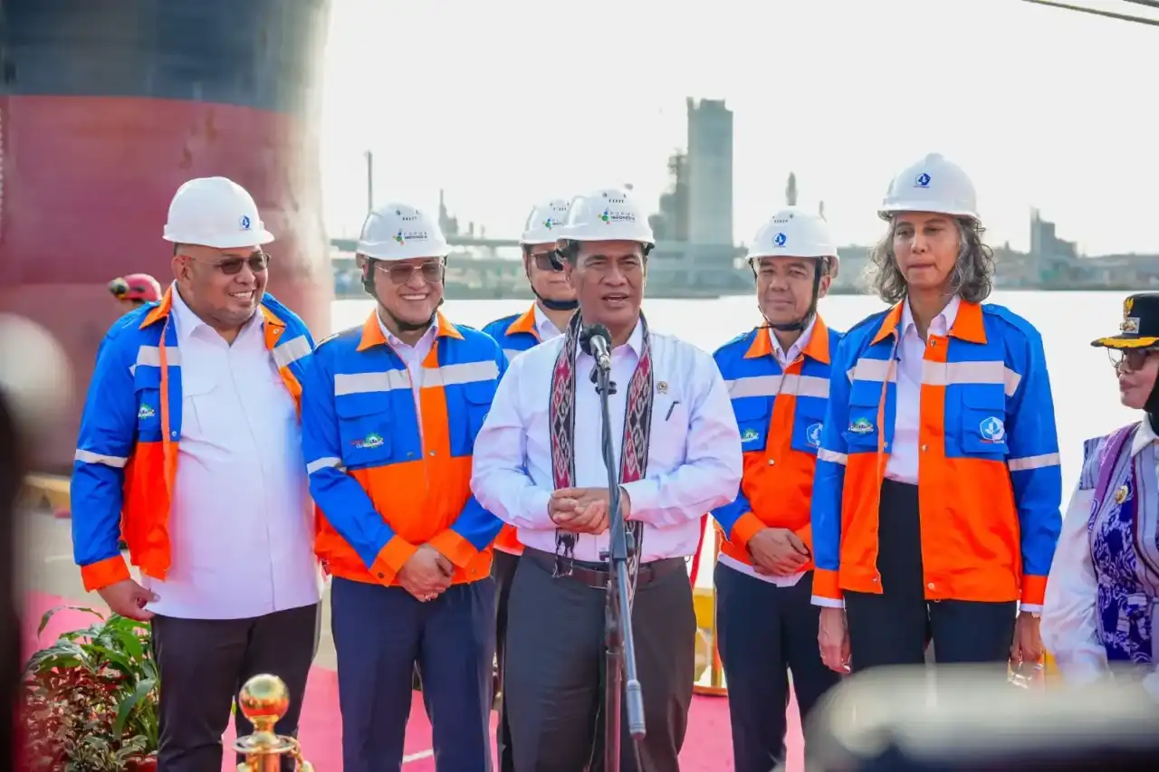 perkuat-pangan,-indonesia-mulai-ekspor-urea-perdana-ke-australia