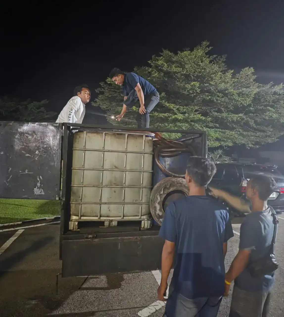 Gambar dari Annisa Resmikan Jembatan Aramco Lubuk Karak Dharmasraya polres-sijunjung-tangkap-tiga-pelaku-penimbunan-bbm-subsidi-ilegal
