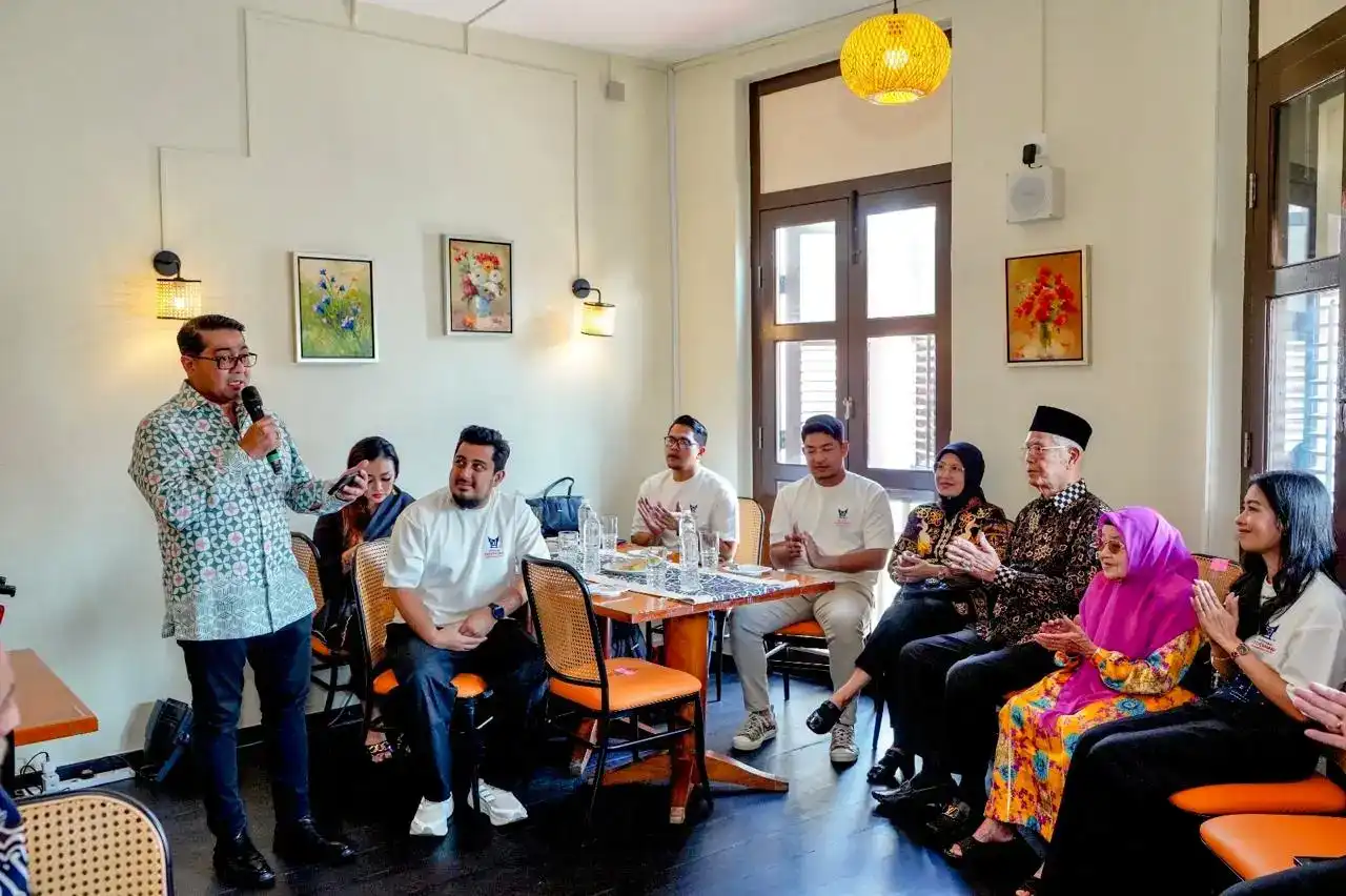 menkraf-resmikan-restoran-sederhana-di-singapura
